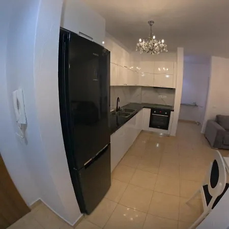 Sunny Apartment *
